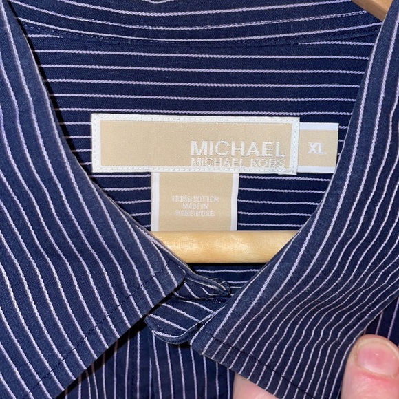 3 Michael Kors mens shirts. XL. All in very good condition. 3rd shirt is… - Picture 7 of 14